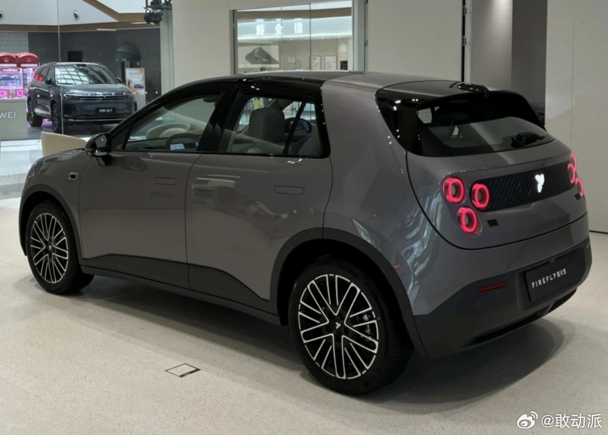 蔚来曾面临前三季度累计亏损超150亿元、资金链承压的困境，最终凭借三大策略实现盈