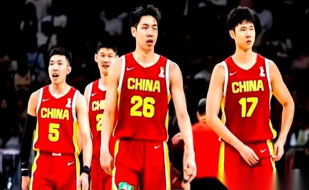 中国男篮教练组在亚运会决战日本队的赛前定下目标，能赢40分绝不只赢20分。执行这个任务的阵容里，朱俊