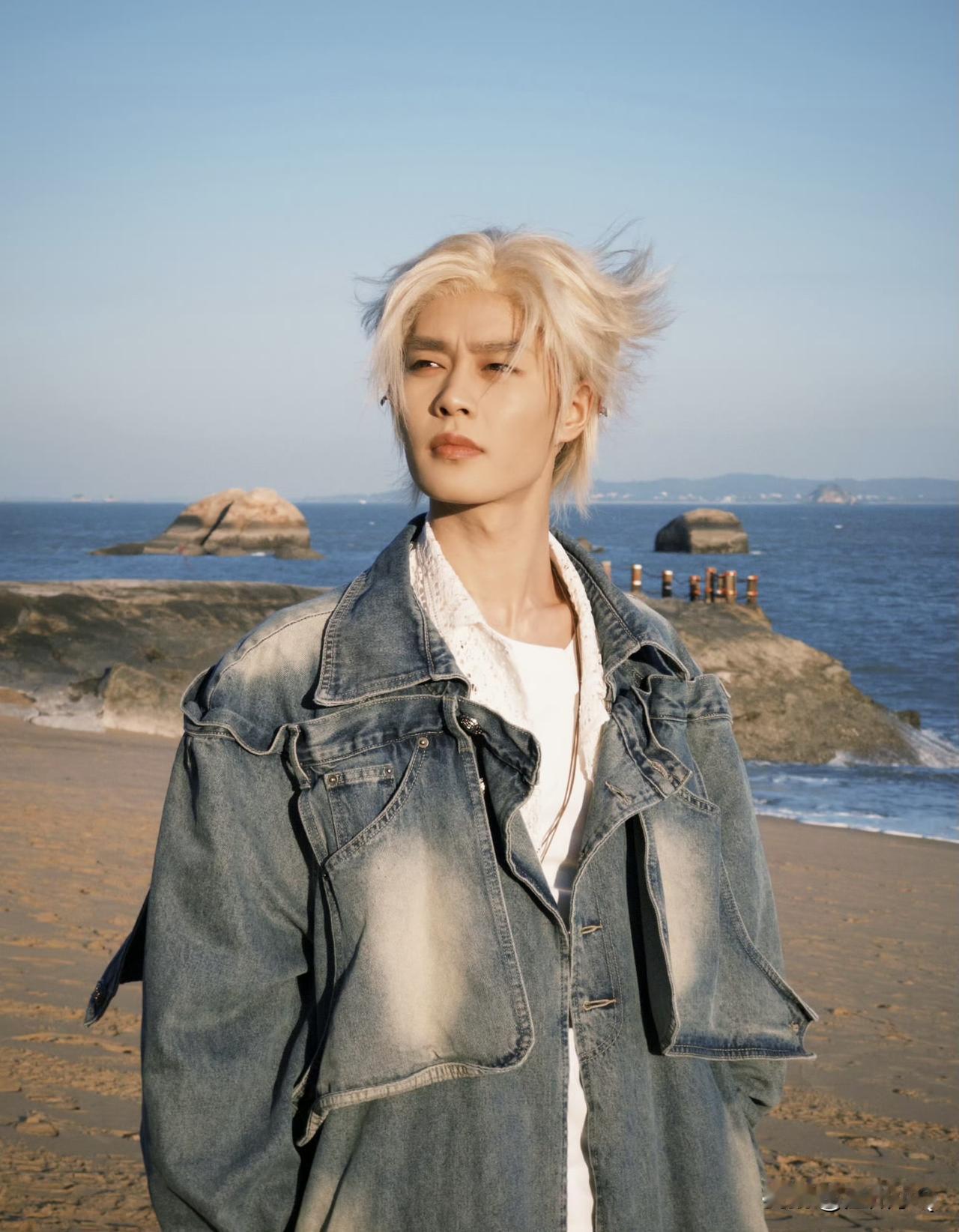 柯淳新剧《为你钟情》化身黄毛小子，看到这组照片就莫名会代入《恋空》男主三浦春马，