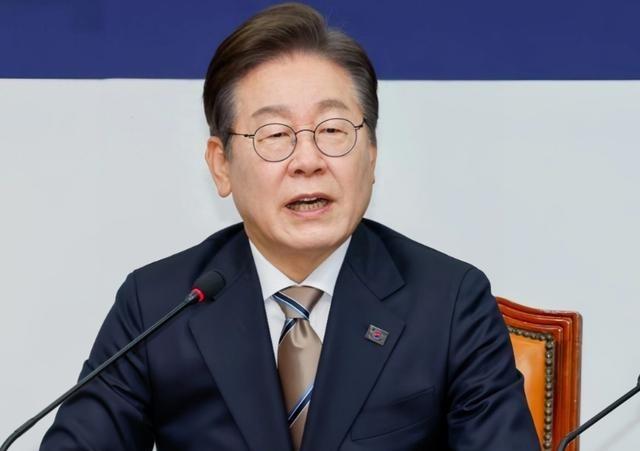 李在明一句“安全靠美国，经济不再靠中国”，将韩国三成出口市场、六成零部件供应链和