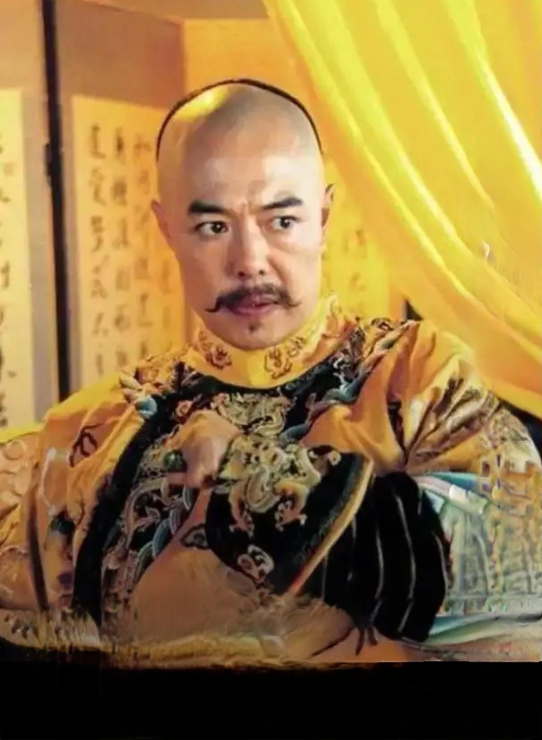 张铁林说，皇帝最好演，只要把胡子粘上，把台词背熟，想瞪眼睛就瞪眼睛，想拍桌子就拍