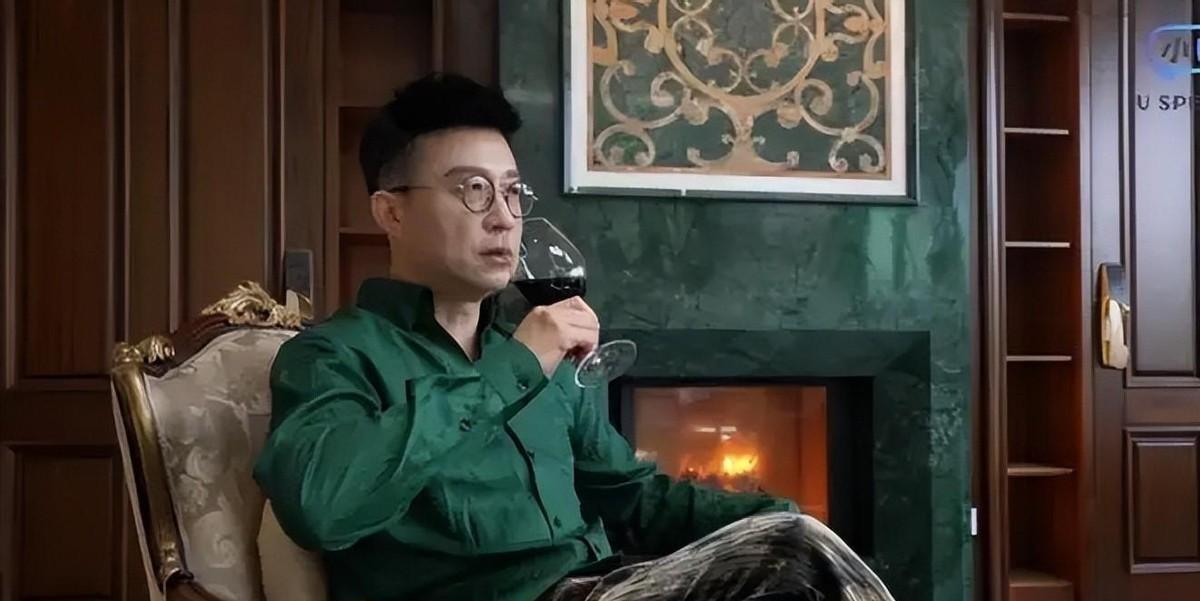 沈东军在莱绅通灵的故事，不算特别复杂，但最近的做派让人难以接受。不少人还记得