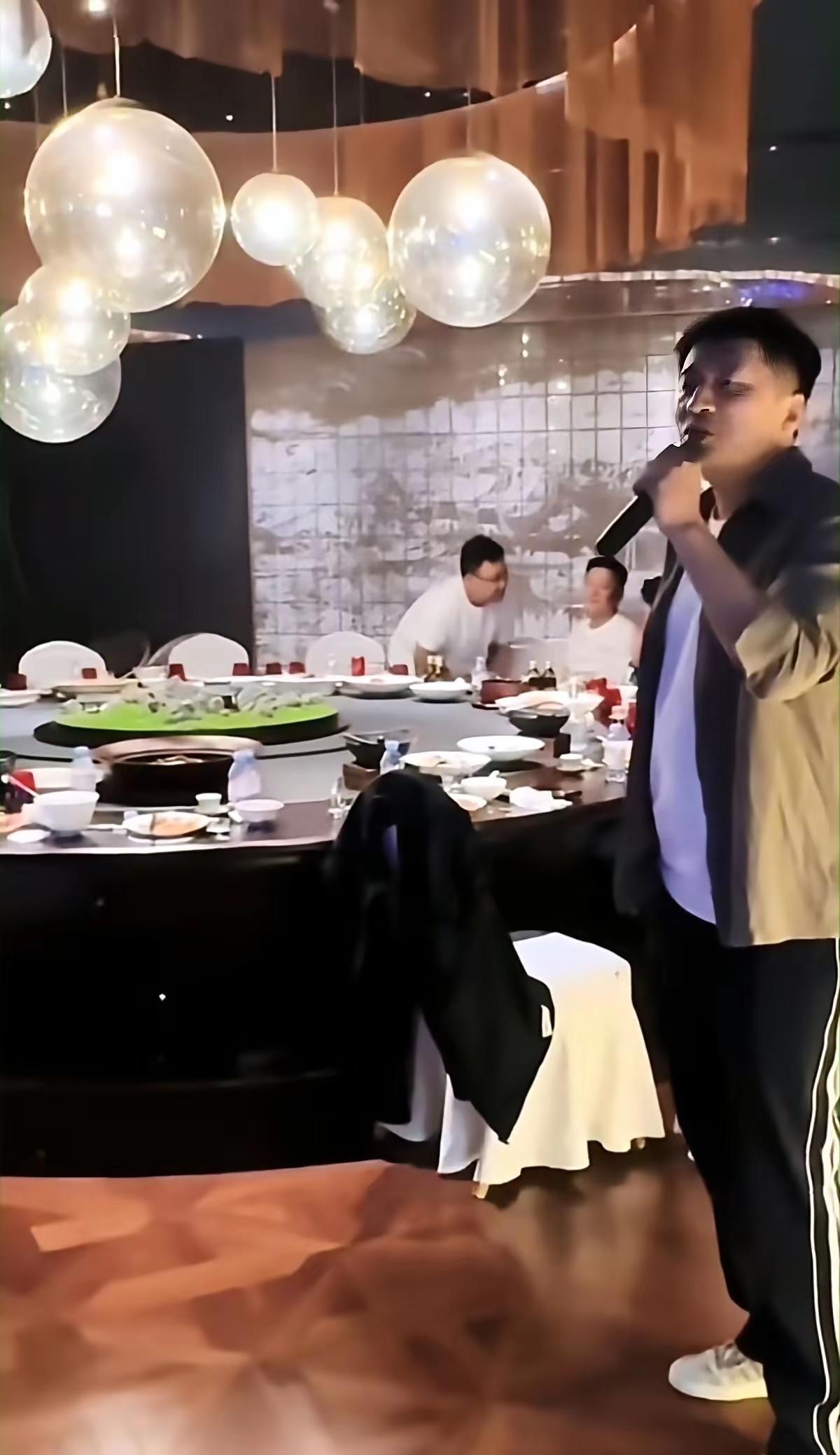 走不出来怎么办[哭哭]太难受了真的我不敢想象他的妈妈和妻子这14天怎么挺过来