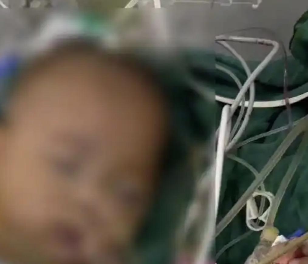 放着导致孩子丧命的医生不谴责，却反而骂起了孩子的父母。宁波一5个月大女婴手术离世