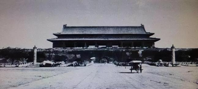 现在的天安门是秘密新建的，原来的早已被拆除？1969年国庆后，毛主席亲笔批示：原