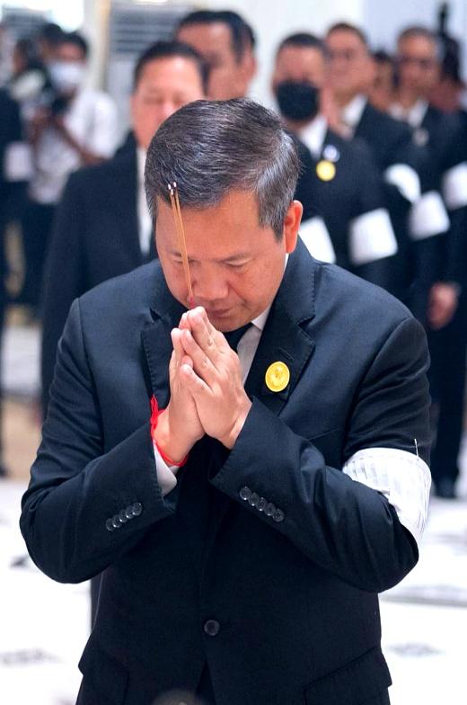 果不其然，柬埔寨首相洪玛奈突然宣布了，本周在金边，洪玛奈对外抛出一揽子对美合