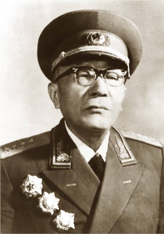 在中国革命史上，有著名的三“瞎子”。一位是元帅“刘瞎子”，刘伯承在川中军阀混战