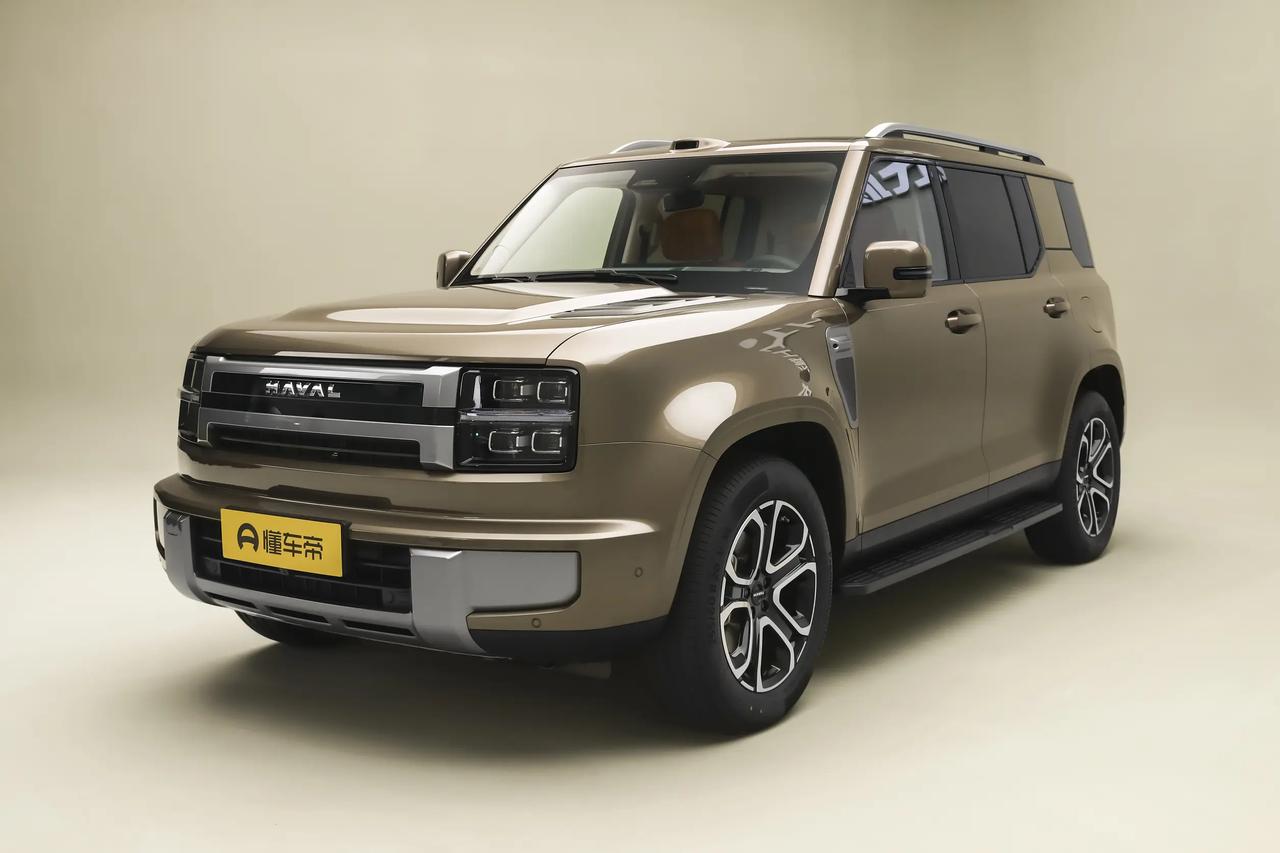 长城H10亮相了，和魏牌V9X同平台，外观硬派的大型SUV，有五座和六座两种，轴