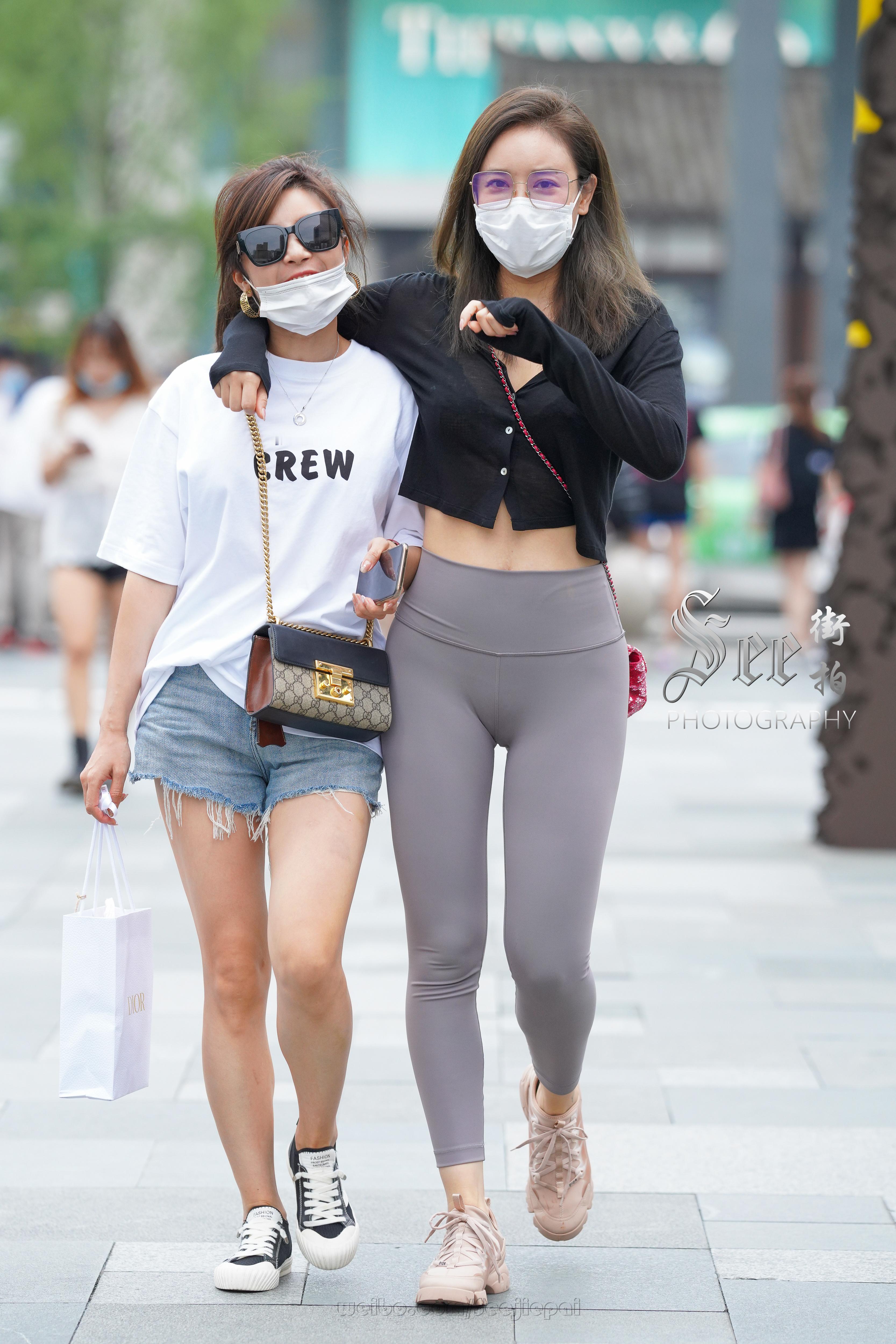 运动装活力显身材~~​​​