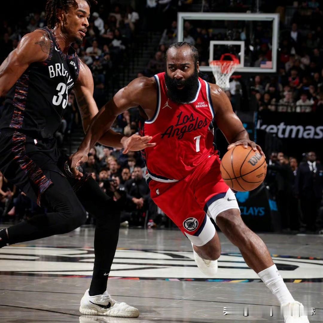 『就在今天！NBA传来多则快船队最新消息』1、在末节崩盘惨败尼克斯后，快船