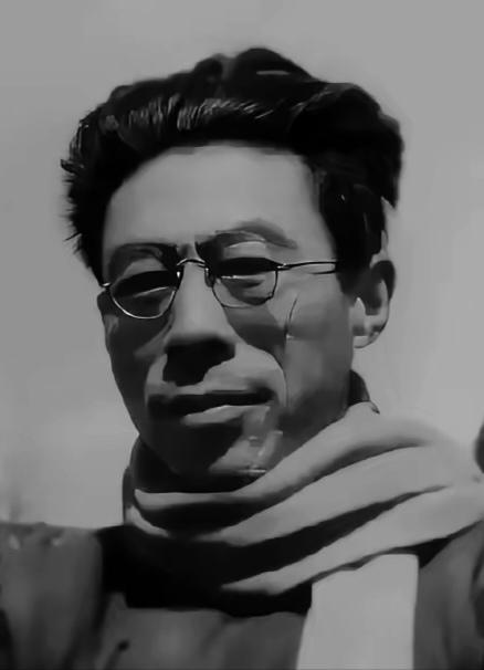 1946年，闻一多遭枪杀，长子闻立鹤想都没想扑上去，用后背替老爹硬接五颗子弹！