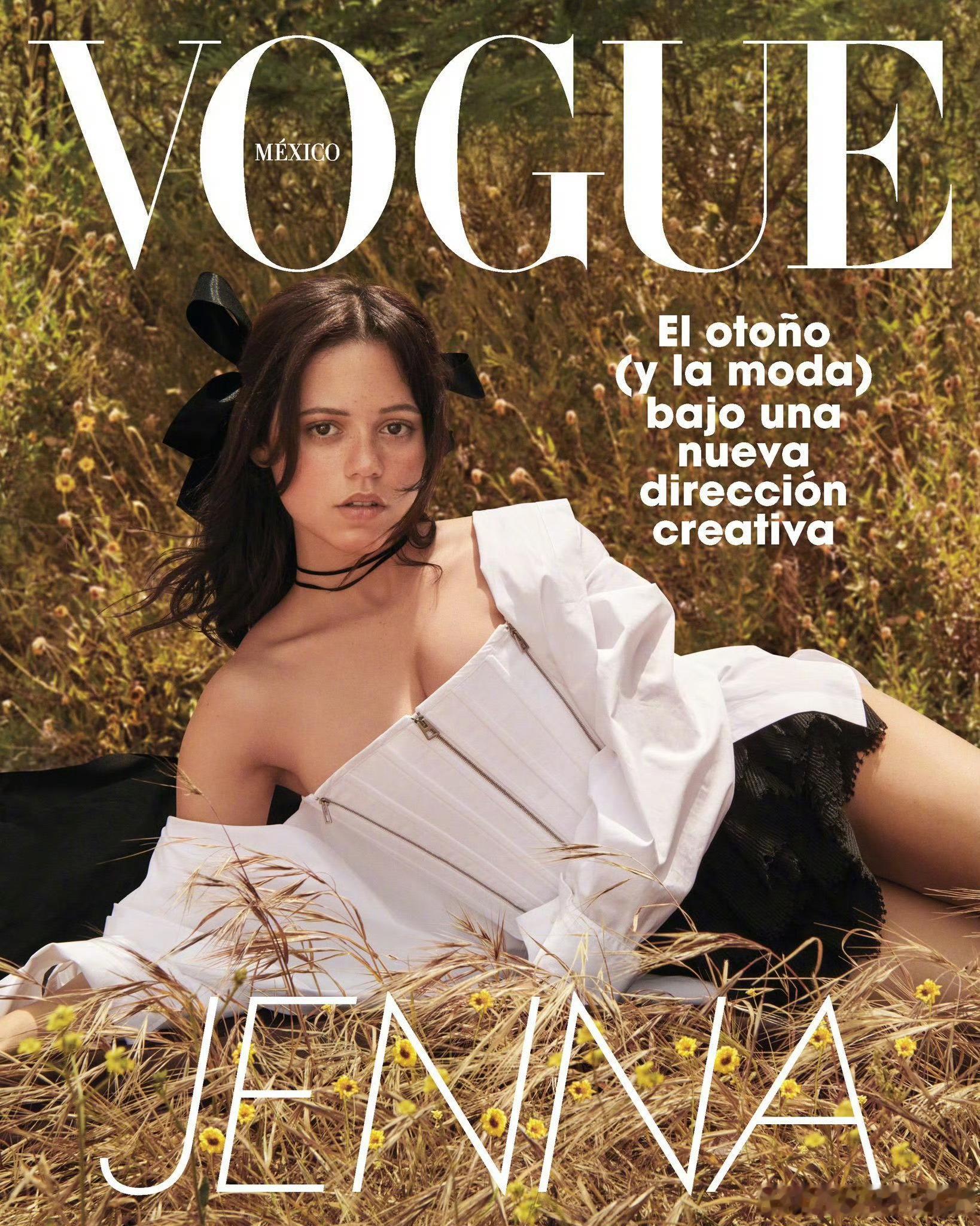 墨西哥版VOGUE九月刊封面邀请了美剧《星期三》第二季中的演员JennaO