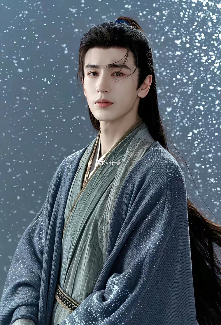 你可以说张凌赫的演技不好也可以说他台词不好但是有一点你不得不承认，那就是无论在身