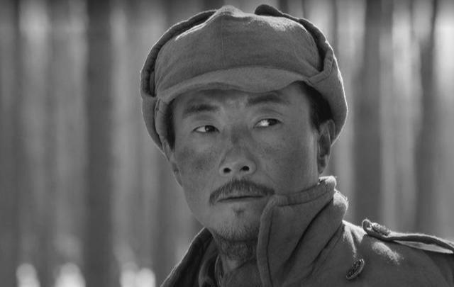 黄维兵团防守极其顽强，陈赓和王近山奋战多次仍未攻下，粟裕决定紧急派出猛将支援攻克