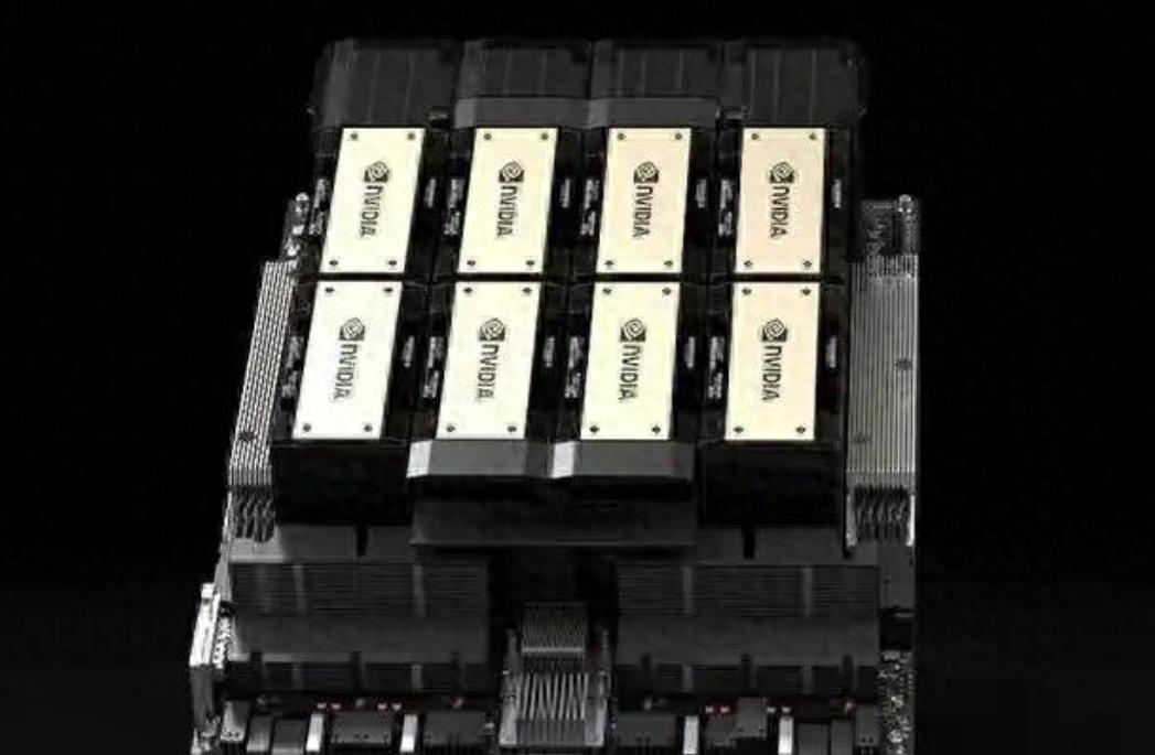 继黄仁勋12月3日宣布美国将放开H200人工智能芯片后，特朗普也宣布了这一消息。