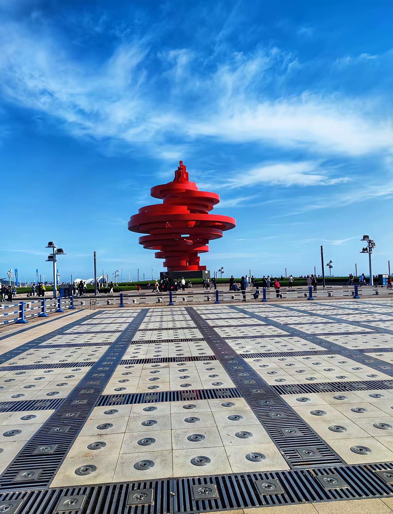 “我们的目标是要赶上美国，并且要超过美国……究竟要几十年，看大家努力，至少是五十