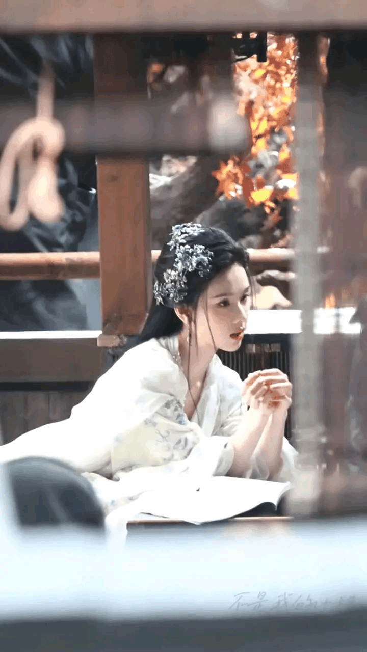 《月鳞绮纪》还是受影响了！原定12月底进行的预热，延期到了2月中旬，意味着这部剧