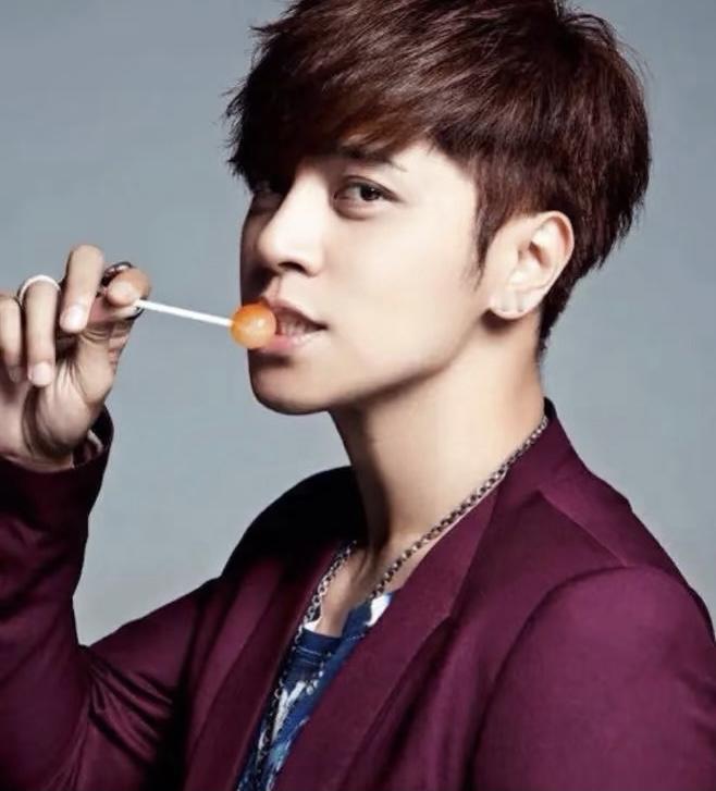 我有一种预感，罗志祥估计是被高人指点过，他在新书专访中说现在好像流行谁先