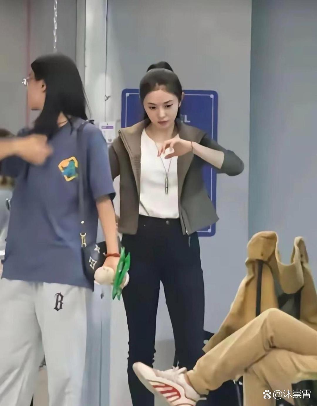刘浩存这身材绝了，比例太能打了