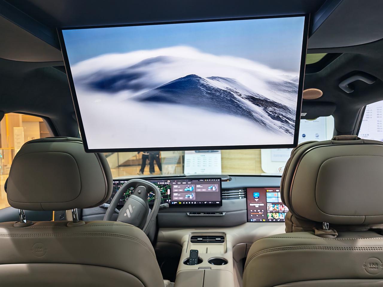 智己LS8这次出价被吹爆了。说个细节，这款车零重力座椅展开是所有车里最快的，三四