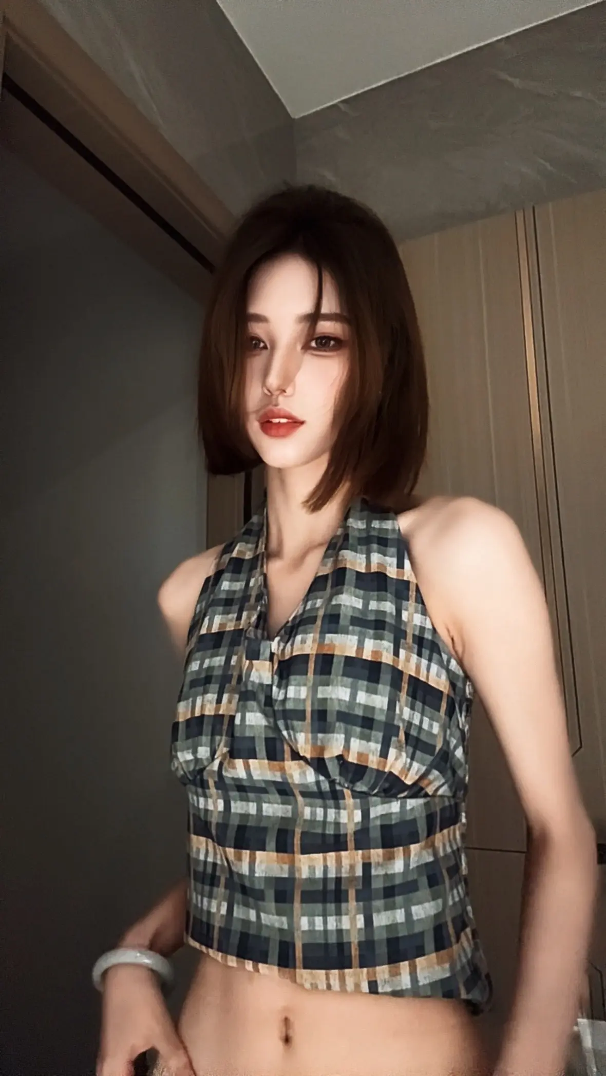 短发 侧脸 一米八