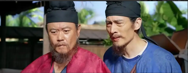 继续追剧《长安的荔枝》。别看蓝玉是阿弥塔身边的侍女，其实她是何有光安排的眼线