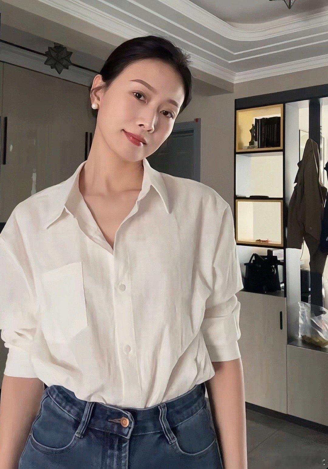 阿姨走的是气质路线