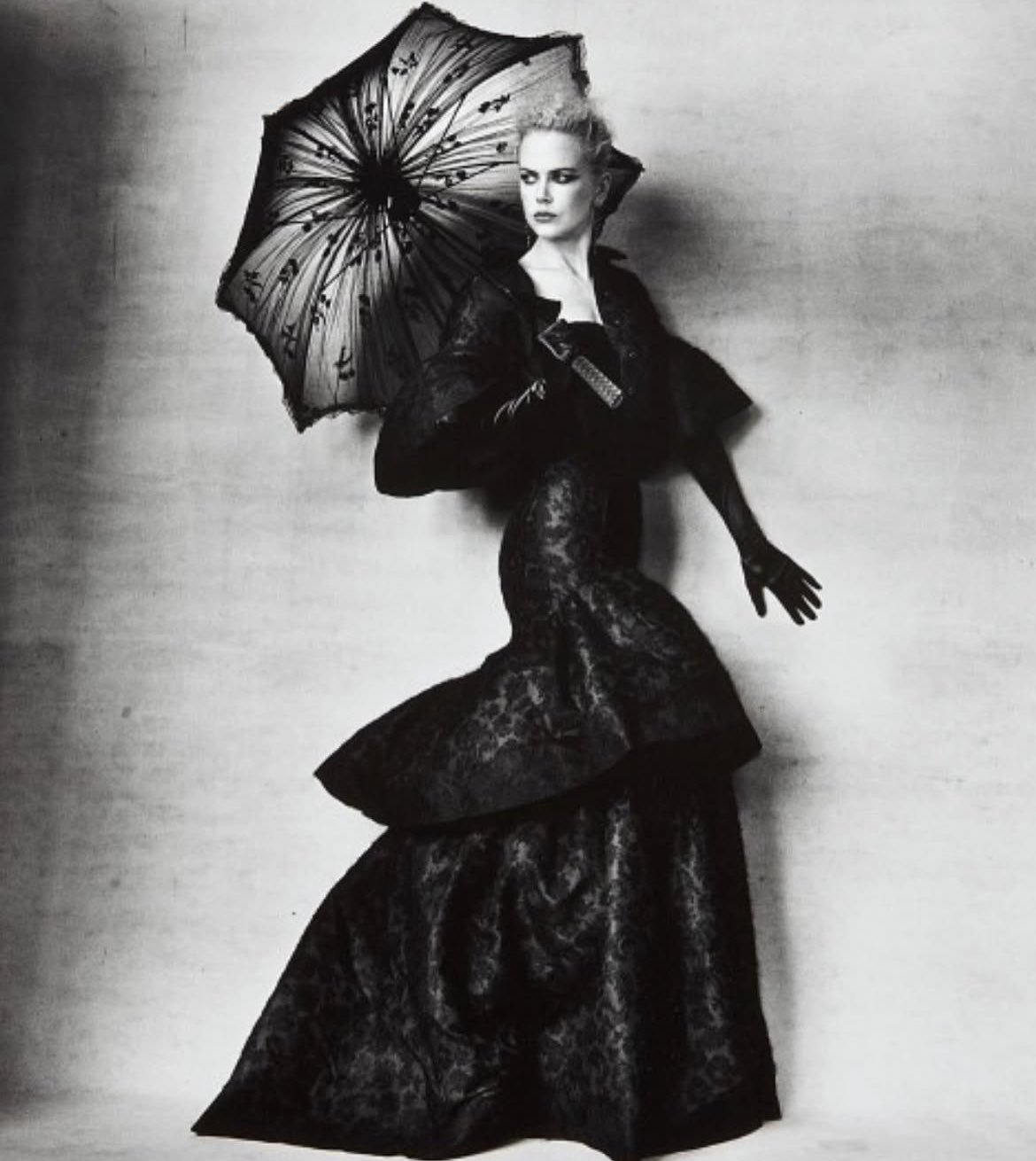 妮可·基德曼为《Vogue》美国版2024年5月拍摄的写真照摄影师：Irving