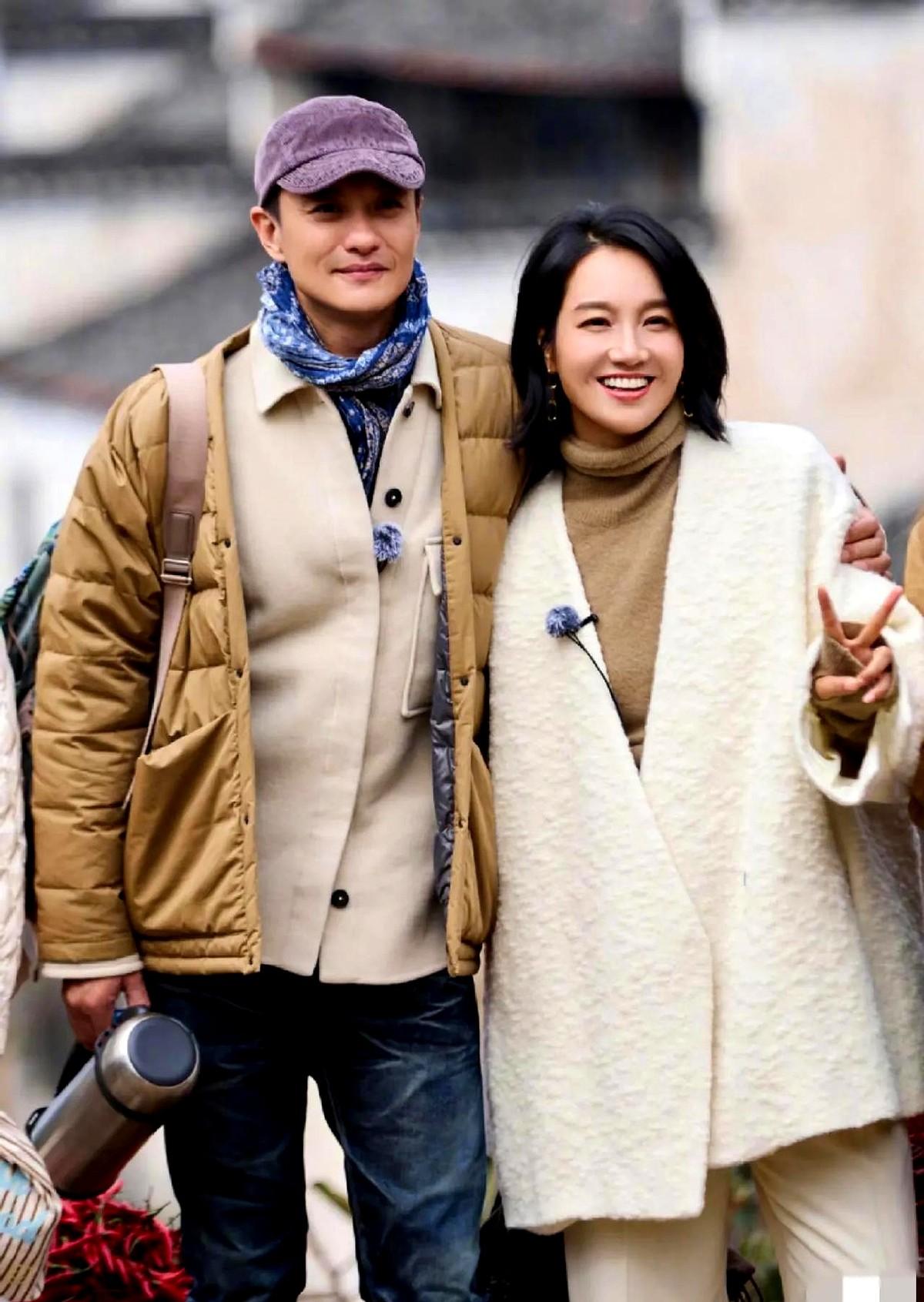 没想到一觉睡醒，周一围的天又塌了。他本来以为朱丹就是去上个综艺，结果现在朱丹