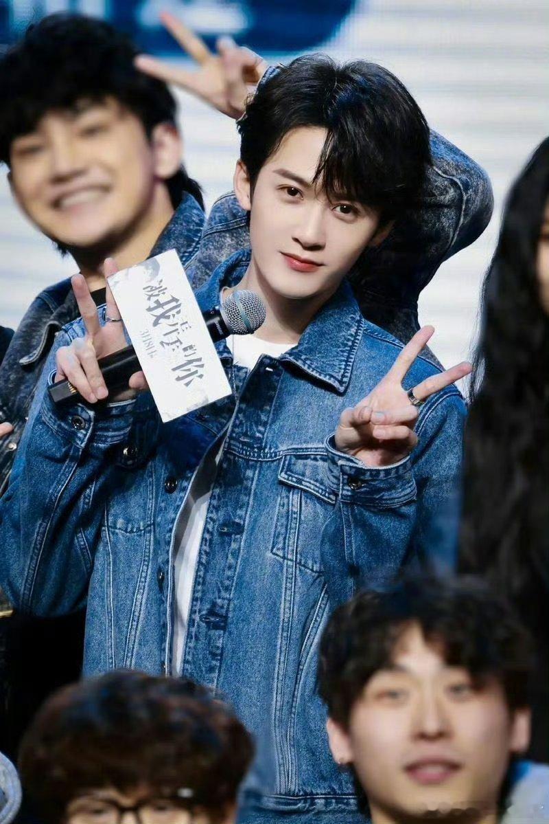 檀健次演唱会大电影，把现场的滚烫与温柔，全都留在了大银幕上