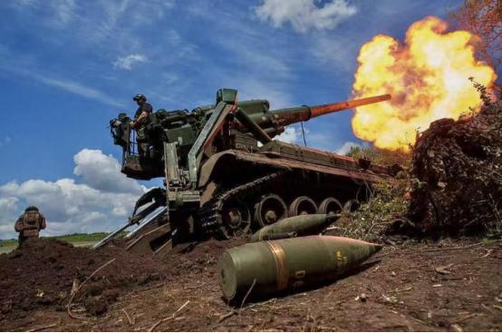 这次玩大了，俄乌创造新历史：激烈火力对射，两边阵地却空无一人 在很多战场上，