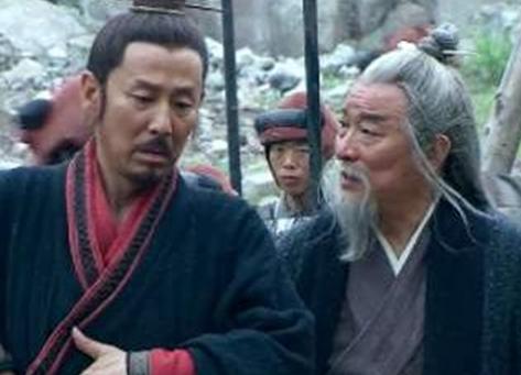 刘邦正在军帐里洗脚，忽有一名卫兵连滚带爬地进来，声音颤抖着说：“帐外有个凶神恶煞