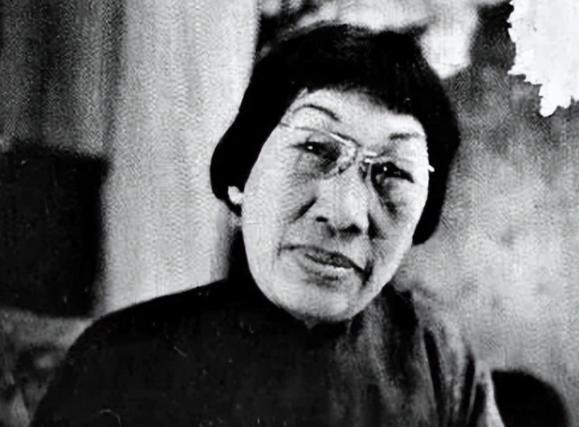 1977年潘玉良去世，被安葬在法国巴黎蒙巴纳斯墓园，可与她合葬的，不是她心爱的丈