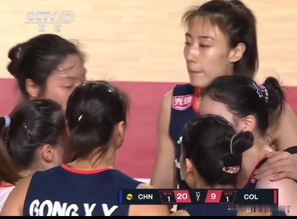 高意真的是突然开窍了啊！她也才27岁啊，副攻不到30岁，都来得及，大器晚成的颜妮