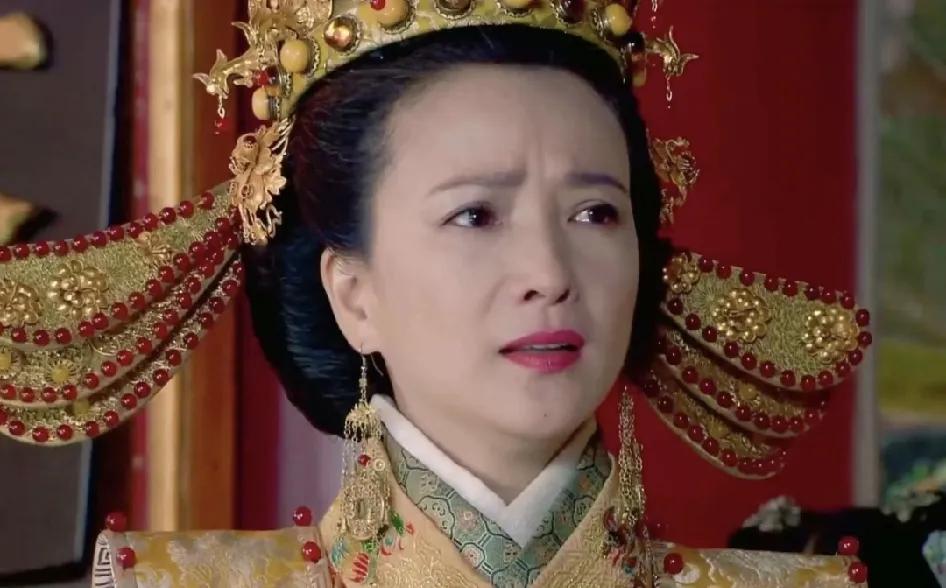 原来，这是何晴的最后一个荧幕形象了，当时她是在术后，声线没有颤抖，可见有多敬业。