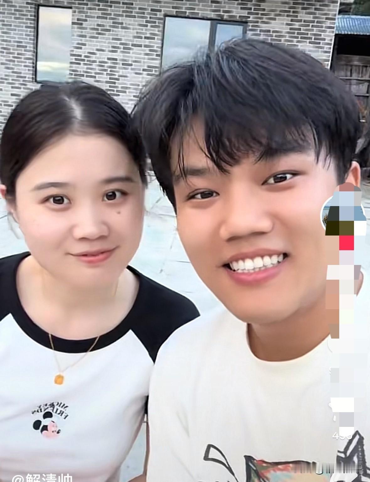 时隔多日，今晚谢清帅终于发布了新的视频。视频里，谢清帅和他的女朋友一同分享日常生