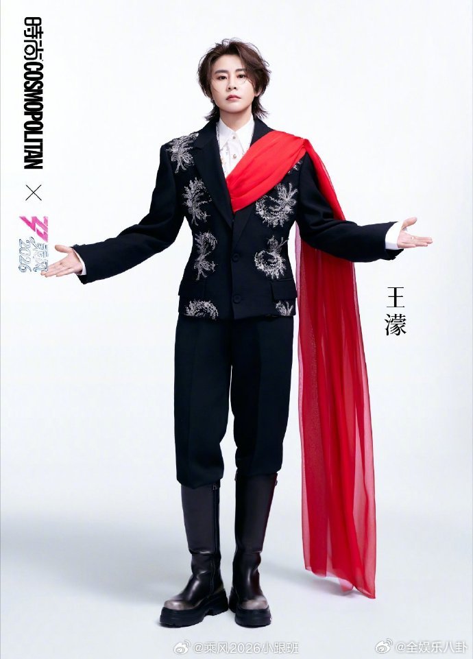 李小冉首选唐艺昕一个温柔大气，一个灵动俏皮，这组合站在一起就赢了，颜值太绝。李小