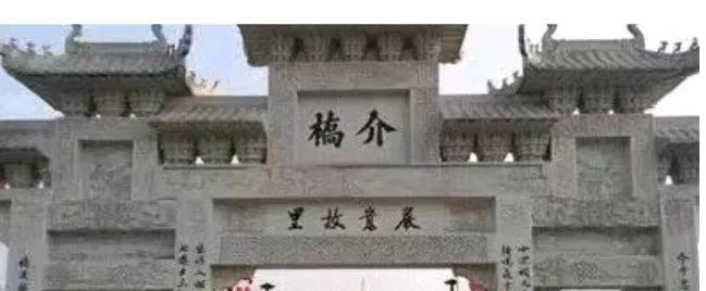 朋友圈朋友发的图片，古色古香的小镇，看上去真不错！