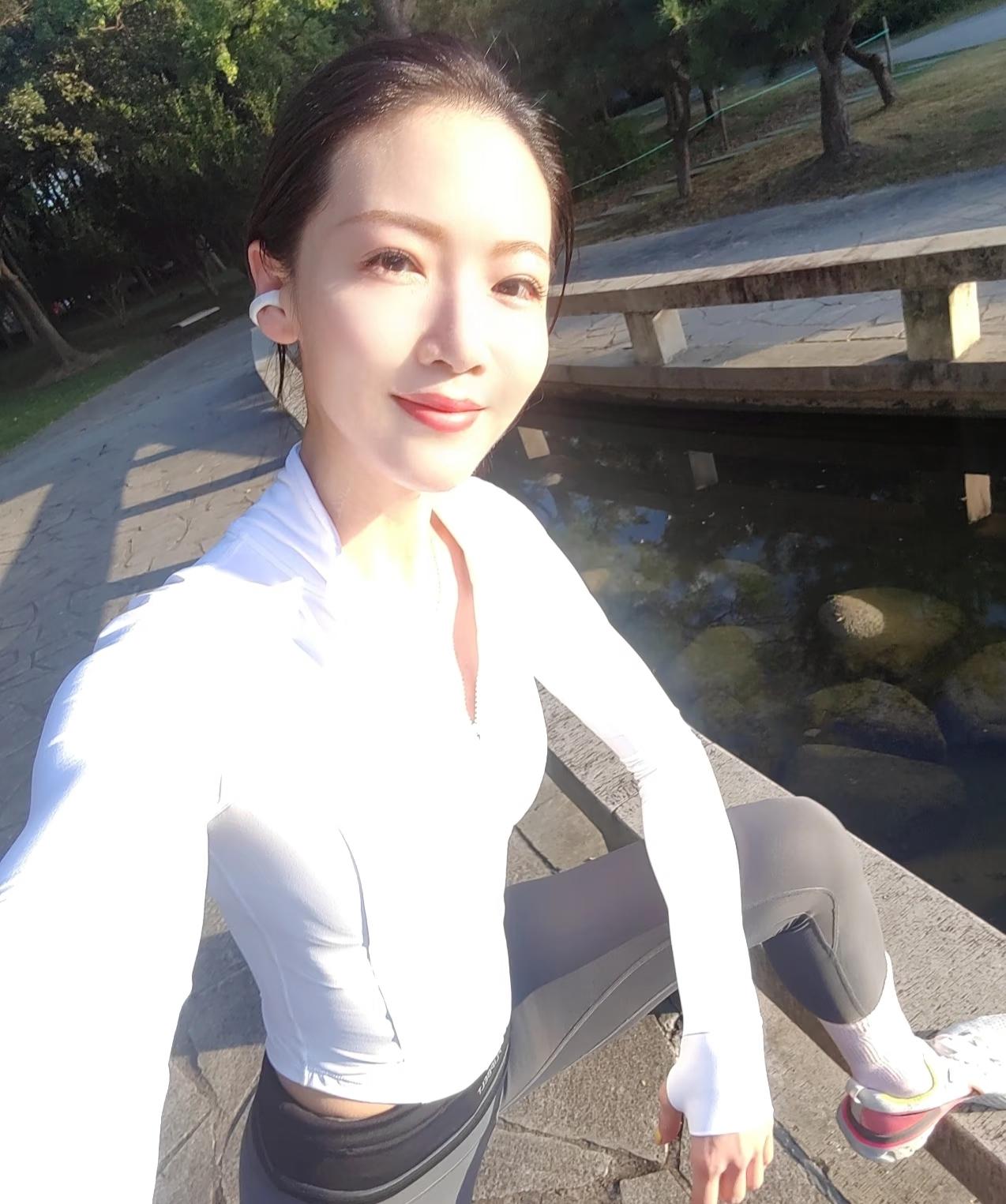 2025年你的跑量是多少呢今天在跑步时，打开了咕咚APP记录，，毕竟2025年