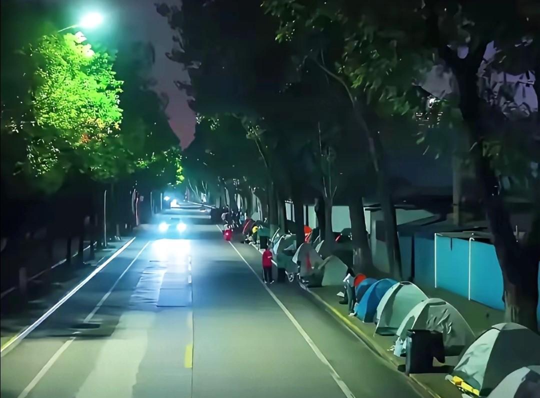 这个国庆，我感觉自己赚了好几万，为啥呢？我除了一号那天去爬山，2号到8号