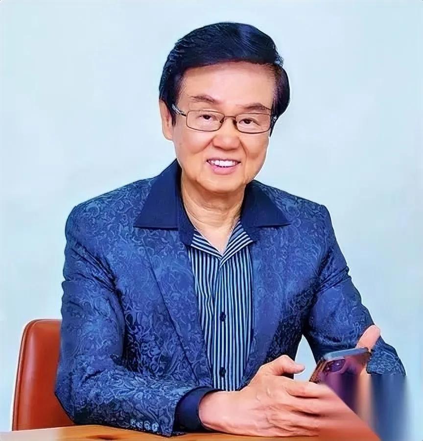 黄百鸣这次栽了。谁也没想到。演了一辈子喜剧的老熟人，居然在内幕交易的事上