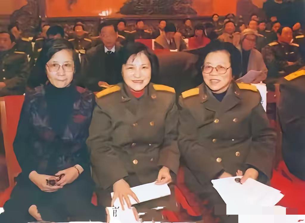 三位革命先烈的后代，也是巾帼英雄，我打赌，如果你认出一个，算你强，全部认识的，你