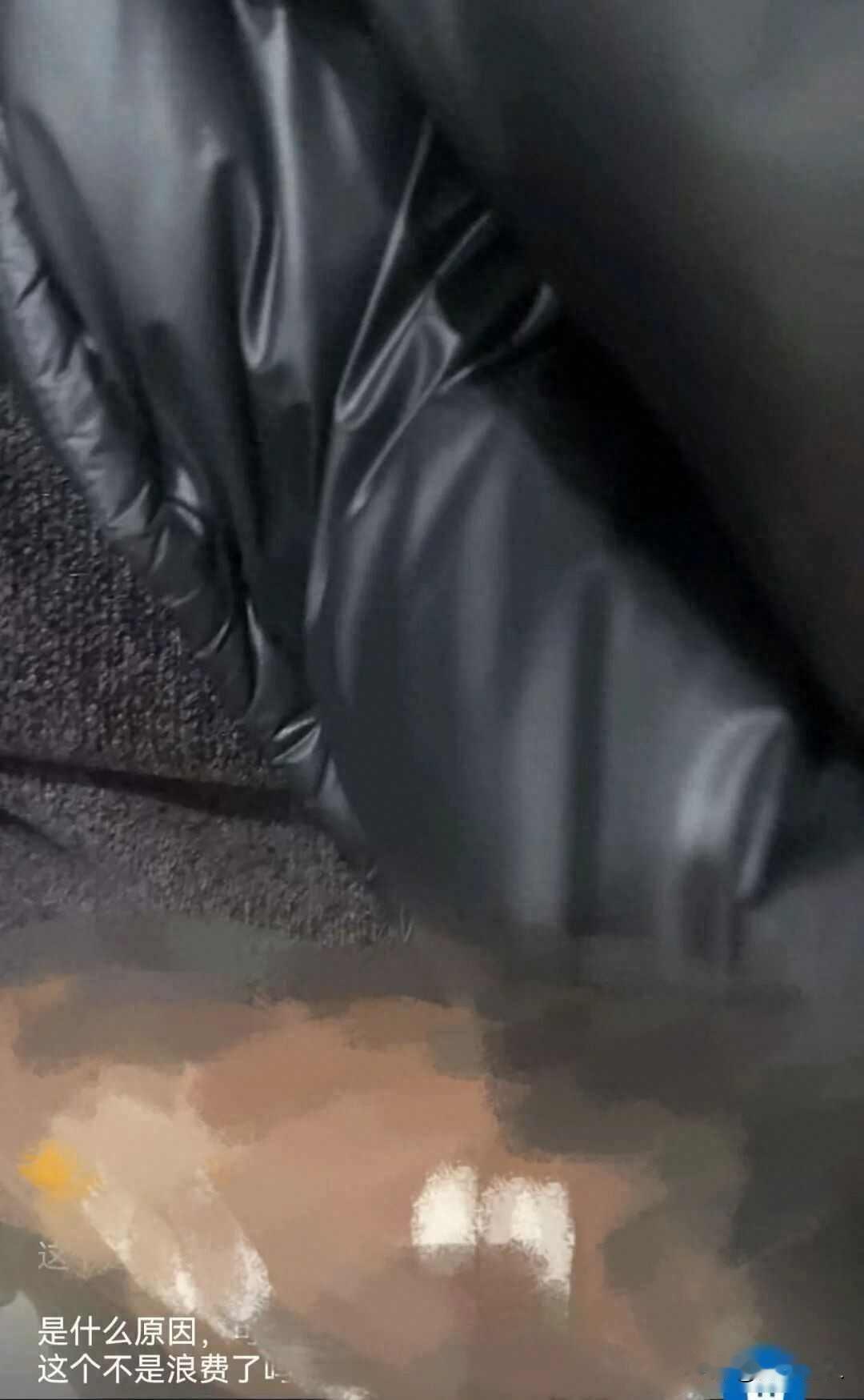 山姆评论区现裸照，用户没法举报，平台装看不见有人前几天在山姆APP购物，翻看