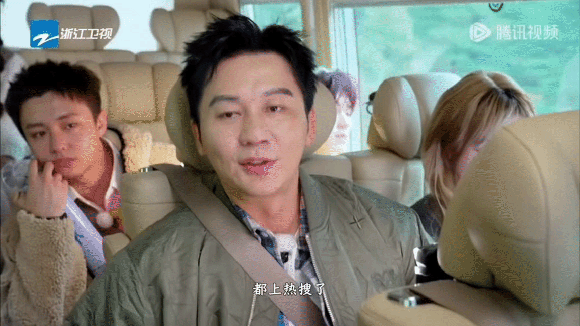 李晨和郑恺最尴尬的时刻李晨在节目中聊起与郑恺跨年夜唱当的经历，准备好几天却掉拍