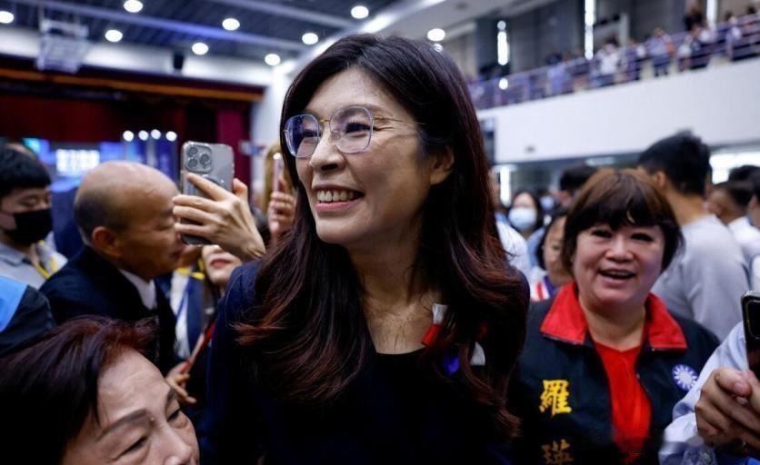 郑丽文直面洋奴记者，邱毅：这波操作太硬核！国民党要变狮群？各位老铁，最近台