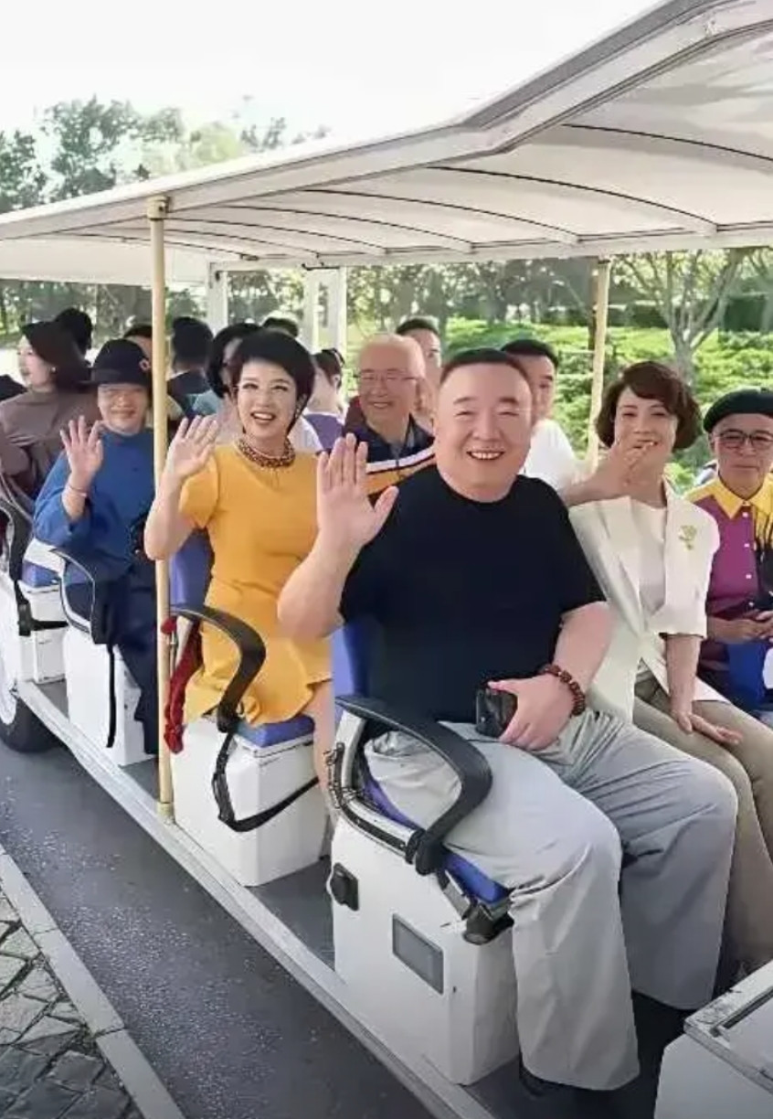 这个老年团没有人敢宰他们