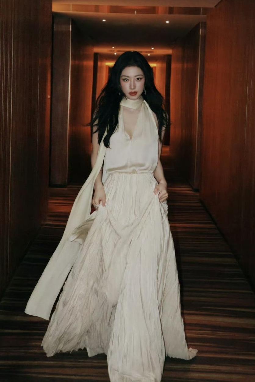 内娱清冷感天花板！周雨彤这颜值杀疯了！谁懂啊！周雨彤的美真的越品越上头，清冷