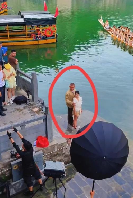 去贵州镇远旅游，有幸遇到演员聂远，他根本就不是我们看到的那个样子虽然已经上
