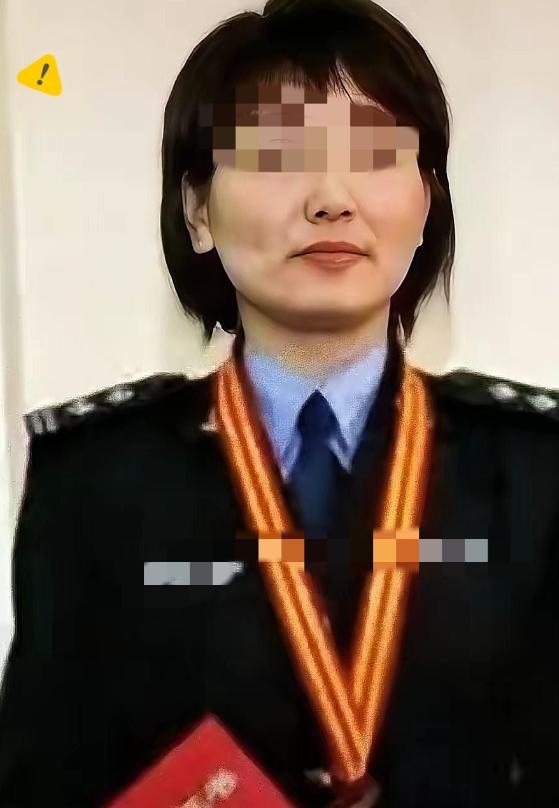一个货车司机，蹲了十年大牢，出来时老娘没了，未婚妻嫁了，自己精神也垮了。最后换来