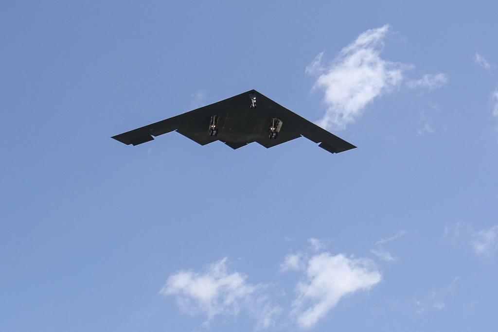 他曝B-2